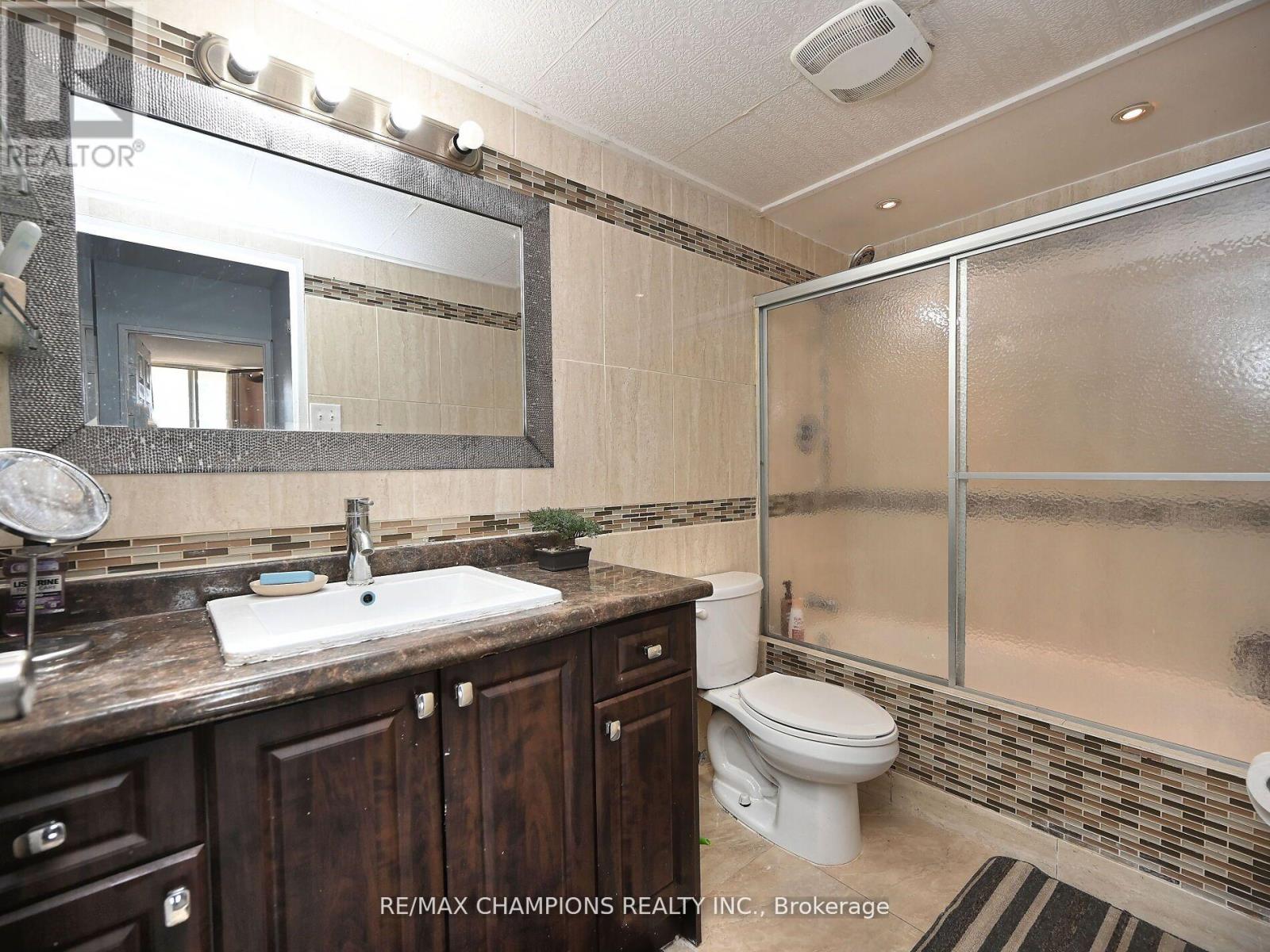 112 - 1050 Stainton Drive E, Mississauga, Ontario  L5C 2T7 - Photo 16 - W12987640