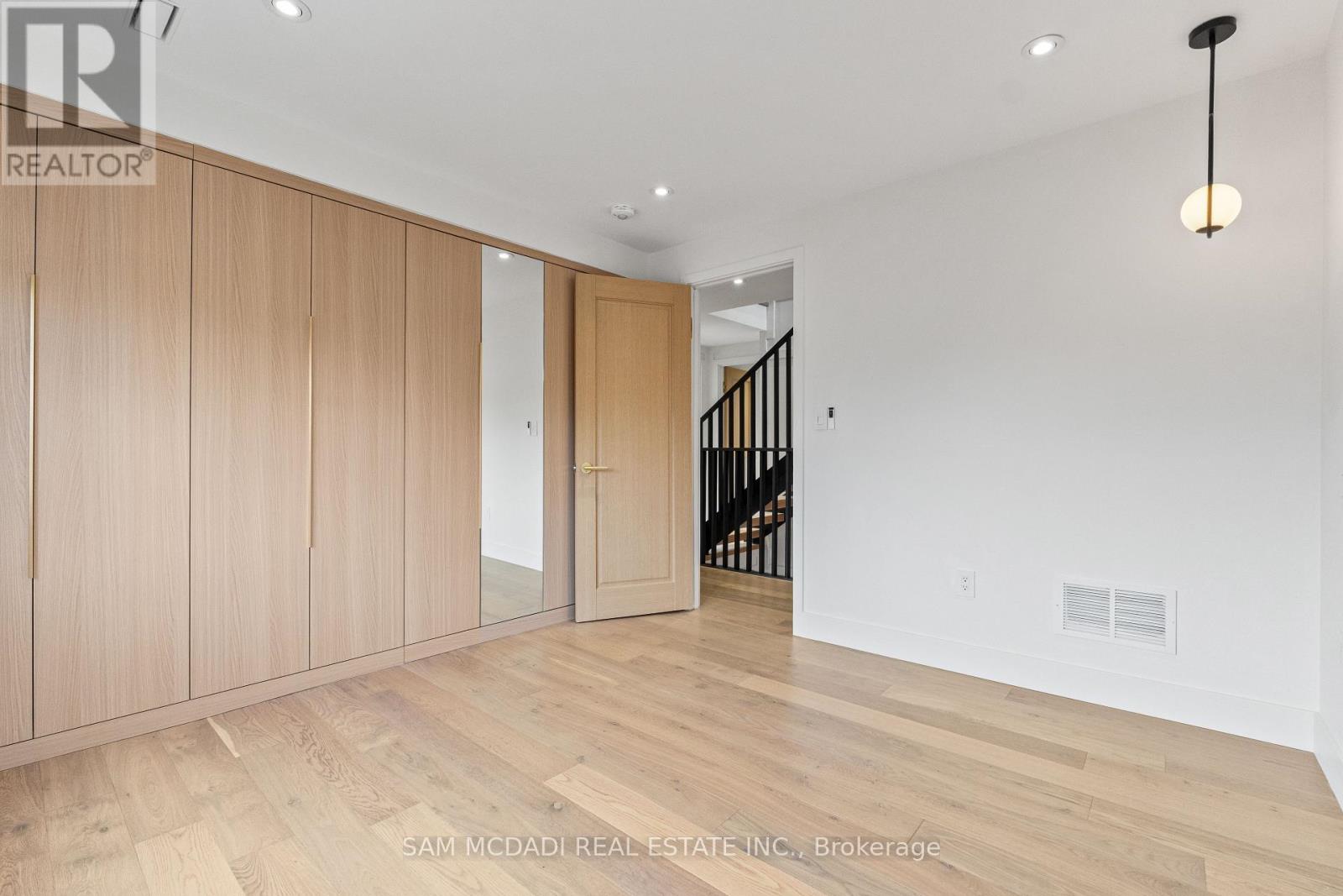 977 Unsworth Avenue, Burlington, Ontario  L7T 1R2 - Photo 27 - W12987642