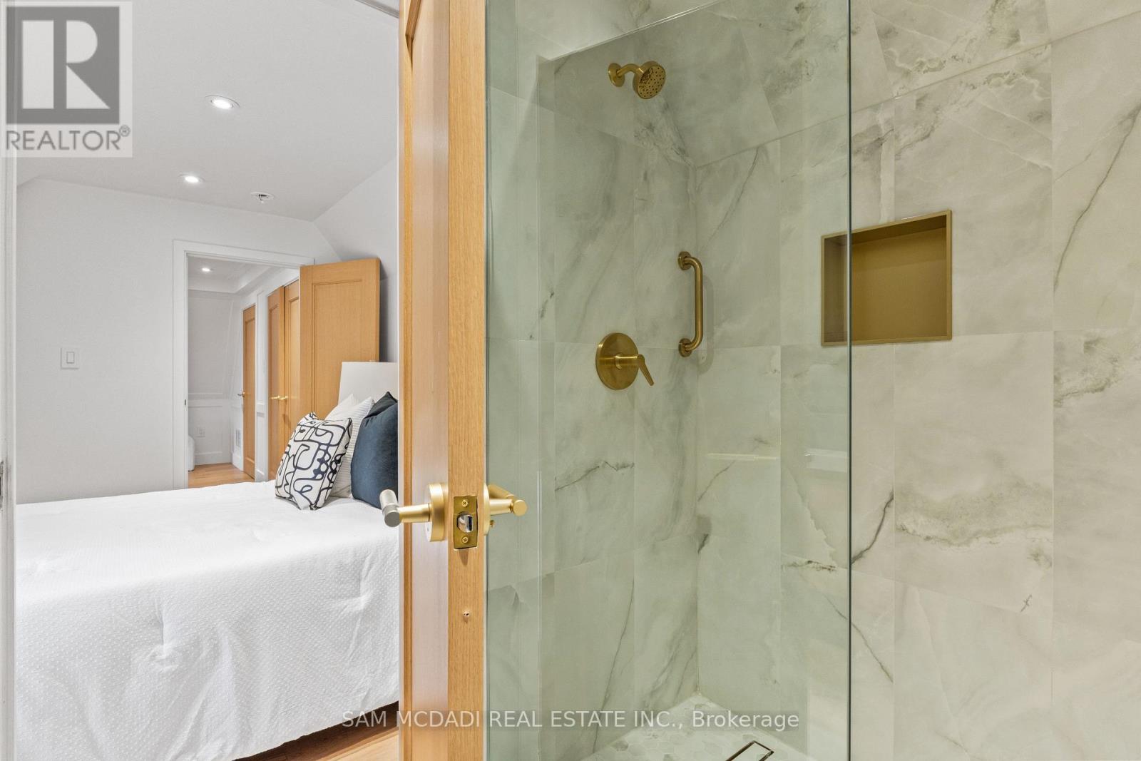 977 Unsworth Avenue, Burlington, Ontario  L7T 1R2 - Photo 37 - W12987642