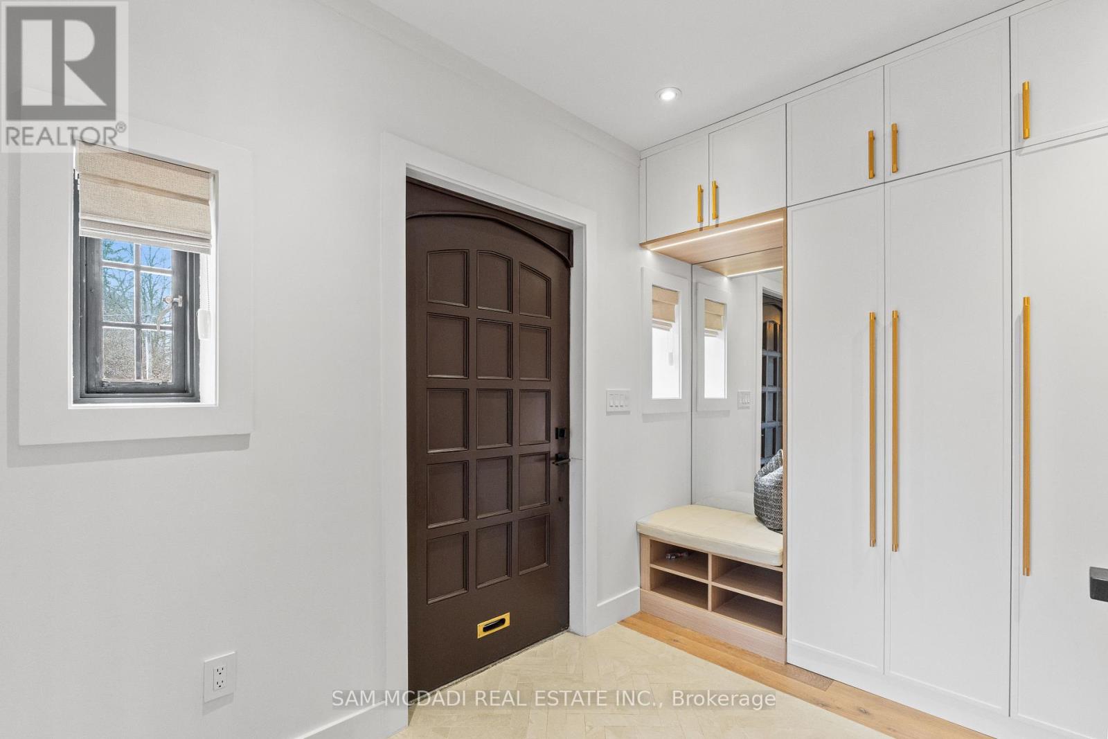 977 Unsworth Avenue, Burlington, Ontario  L7T 1R2 - Photo 4 - W12987642