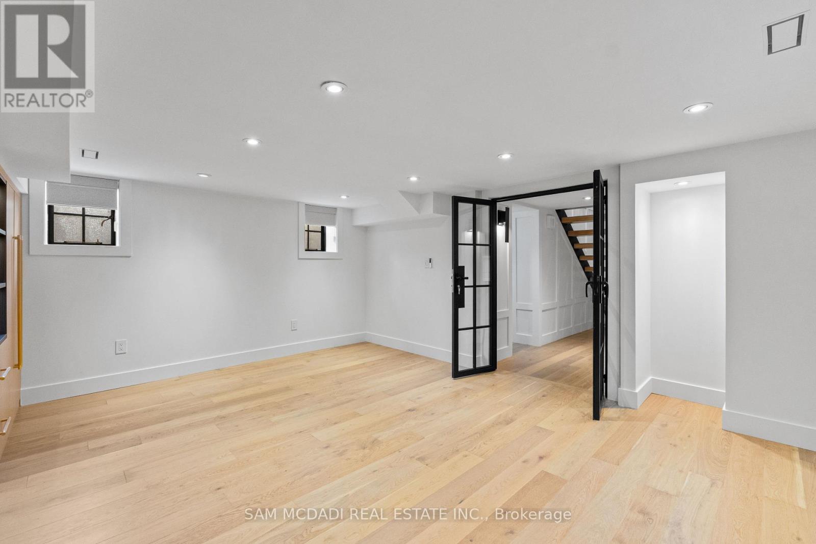 977 Unsworth Avenue, Burlington, Ontario  L7T 1R2 - Photo 42 - W12987642