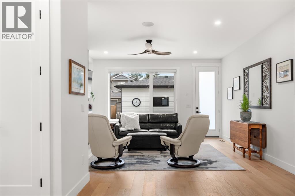 2407 33 Street Sw, Calgary, Alberta  T3E 2T3 - Photo 9 - A2284456