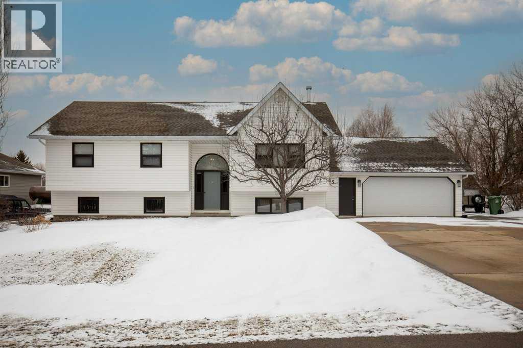 45 Ravenscrag Crescent, Norglenwold, Alberta  T4S 1S5 - Photo 2 - A2298997