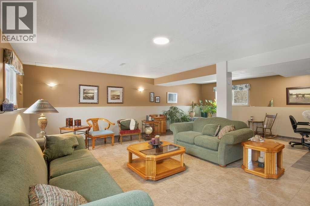 45 Ravenscrag Crescent, Norglenwold, Alberta  T4S 1S5 - Photo 38 - A2298997
