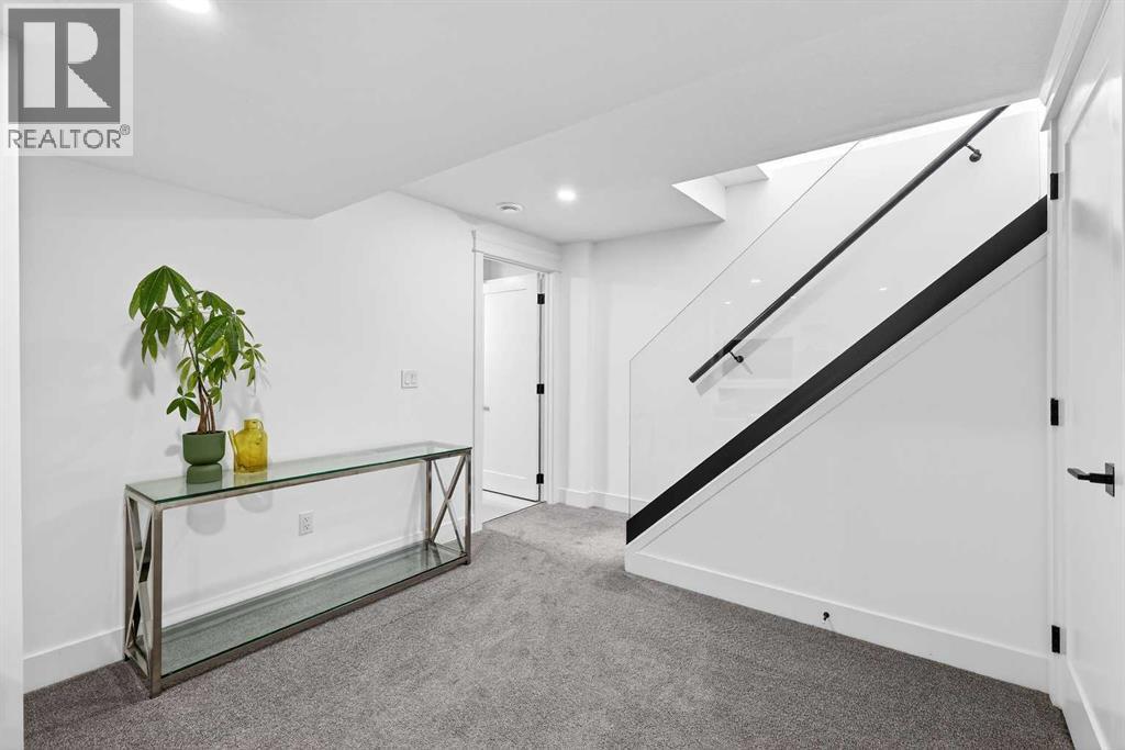 6323 Crowchild Trail SW, Calgary, Alberta  T3E 5R6 - Photo 27 - A2297839