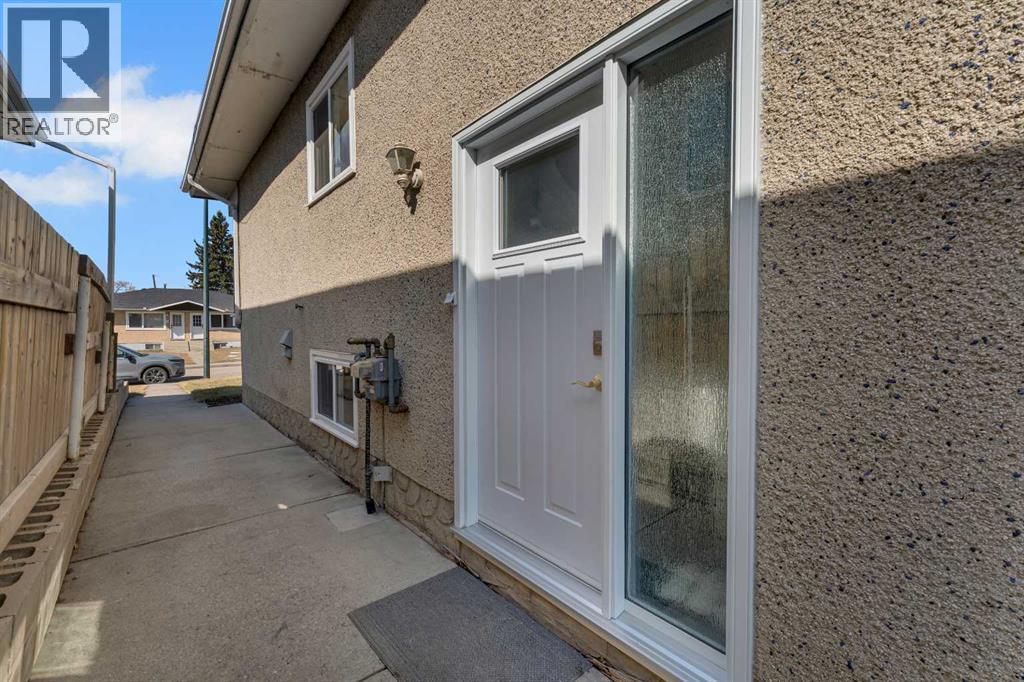 910 16a Street NE, Calgary, Alberta  T2E 4T4 - Photo 3 - A2300815