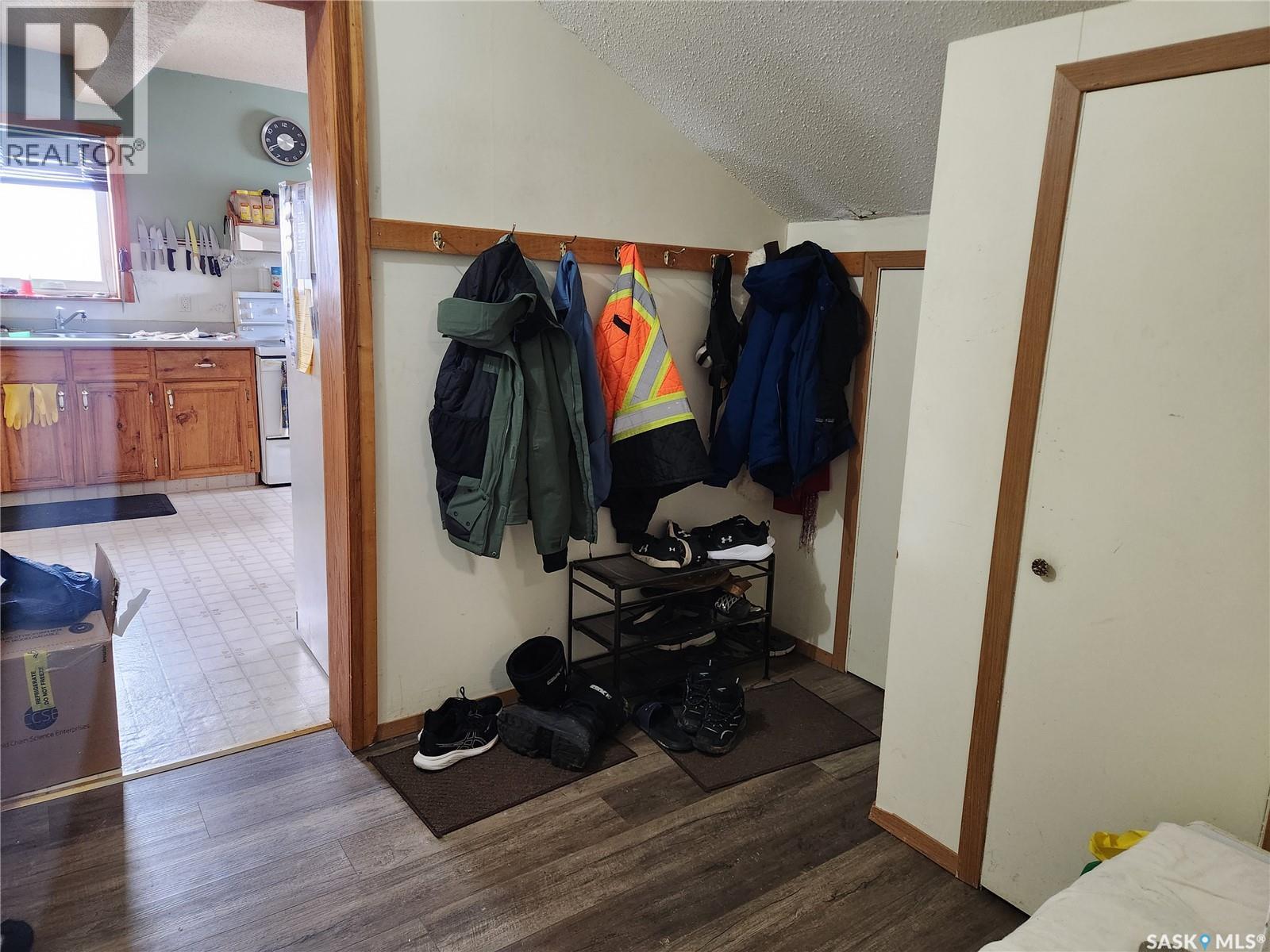 705 Main Street, Zenon Park, Saskatchewan  S0E 1W0 - Photo 11 - SK032689