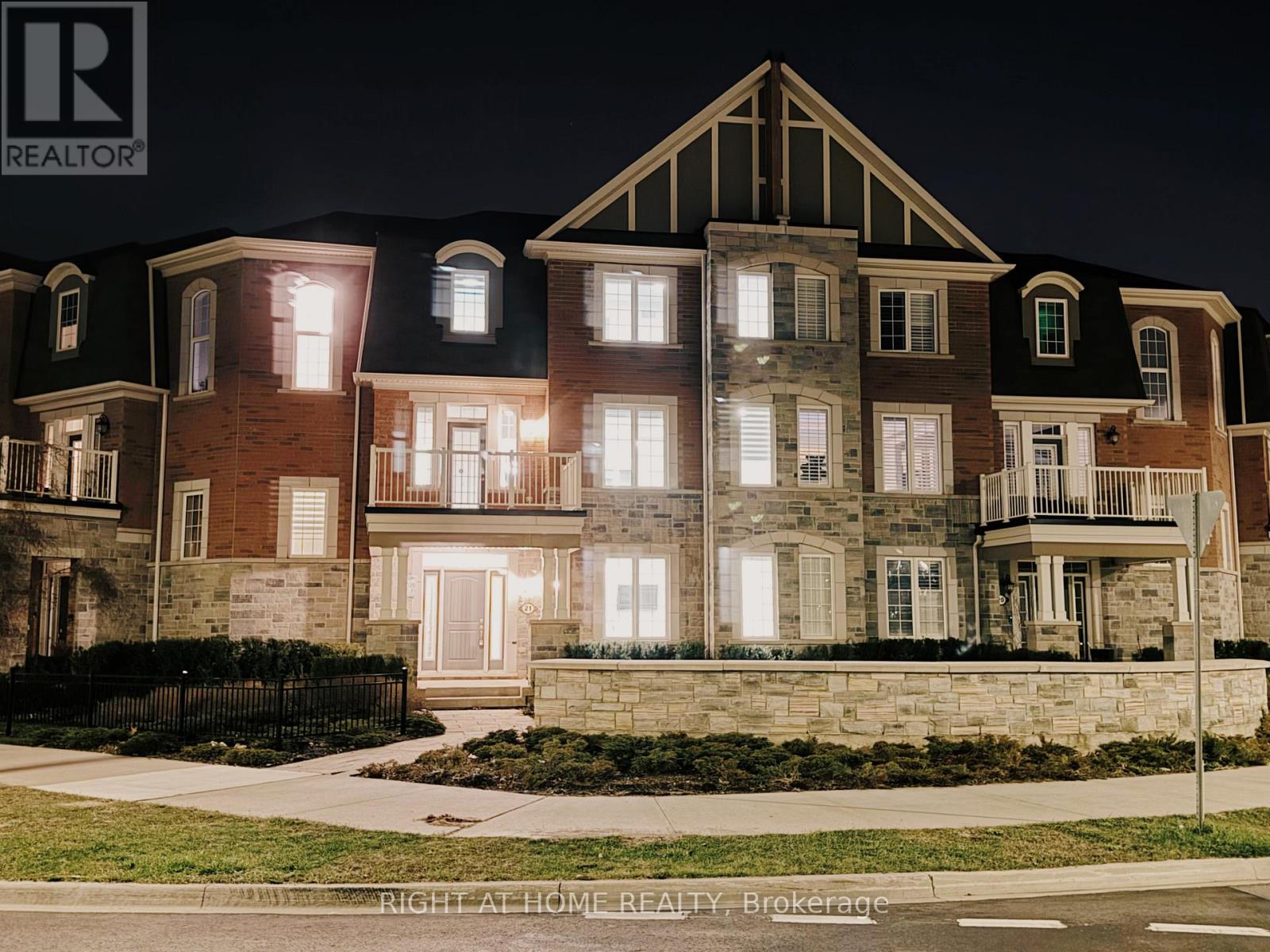 21 - 1222 Rose Way, Milton, Ontario  L9E 1P2 - Photo 2 - W12987392