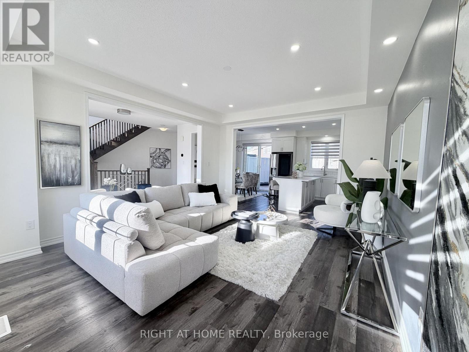 21 - 1222 Rose Way, Milton, Ontario  L9E 1P2 - Photo 4 - W12987392