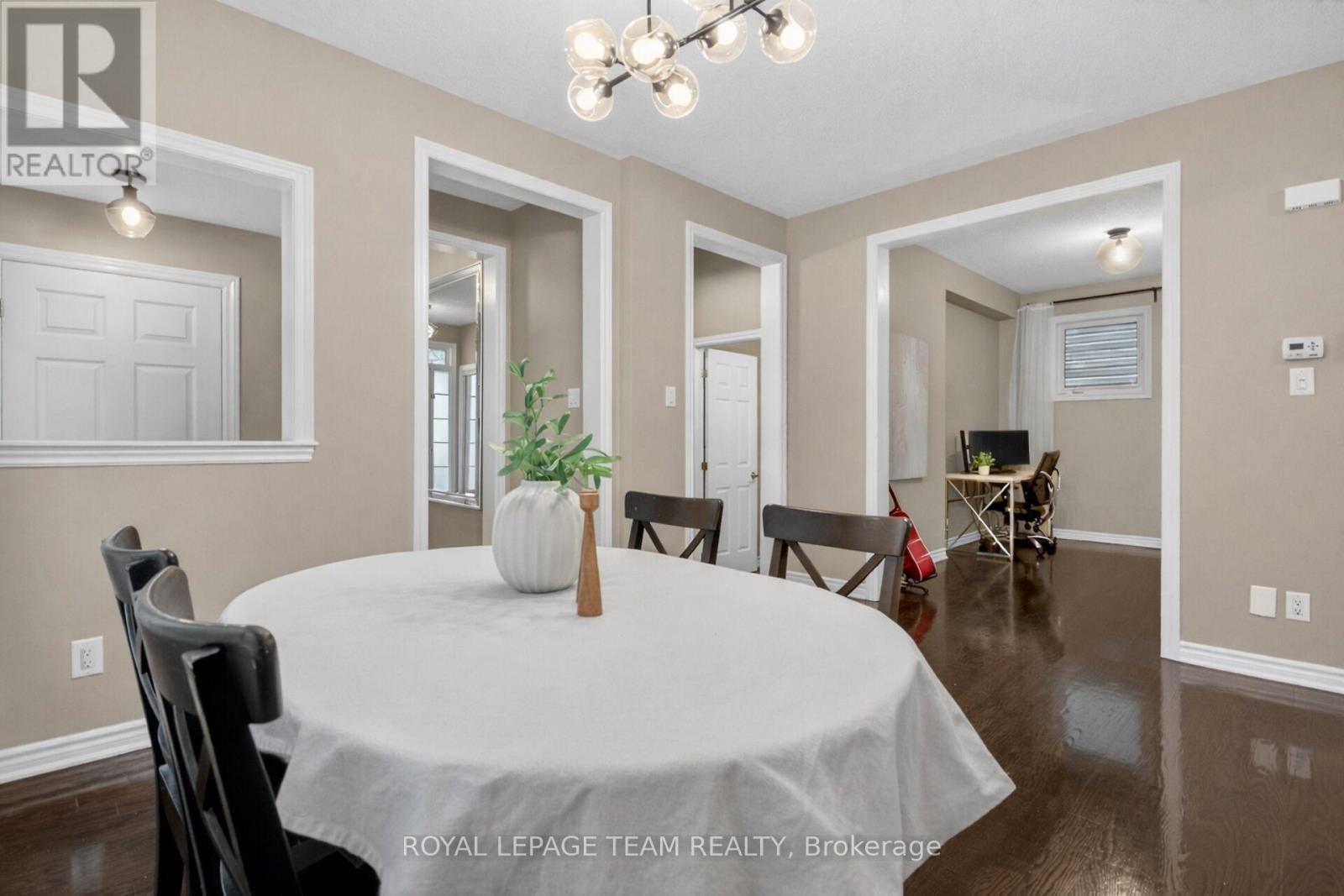 522 Brigatine Avenue, Ottawa, Ontario  K2S 0P6 - Photo 4 - X12987688