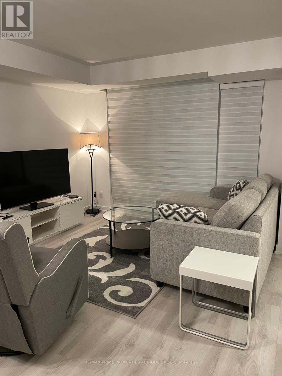 116 Varna Drive, Toronto, Ontario  M6H 0C8 - Photo 13 - C12987652