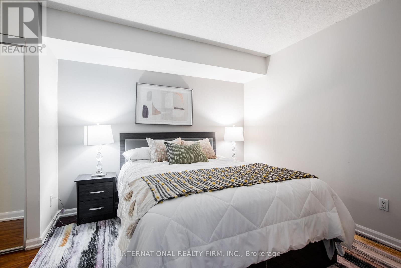 3303 - 210 Victoria Street, Toronto, Ontario  M5B 2R6 - Photo 11 - C12987690