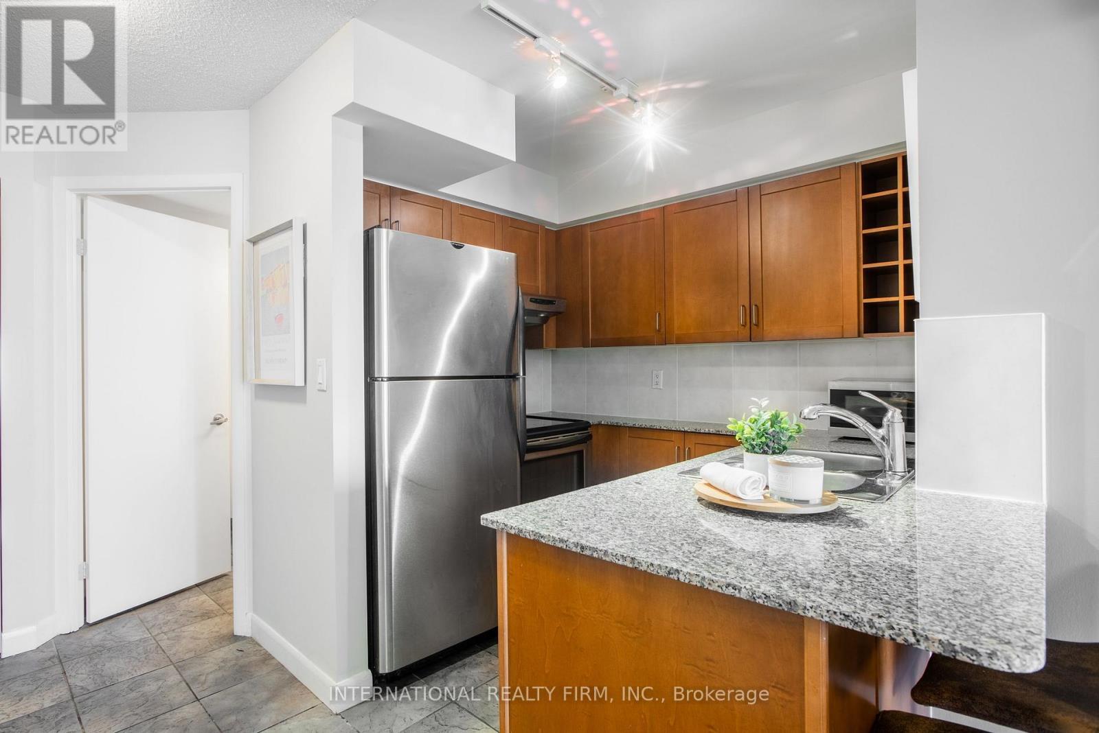 3303 - 210 Victoria Street, Toronto, Ontario  M5B 2R6 - Photo 13 - C12987690