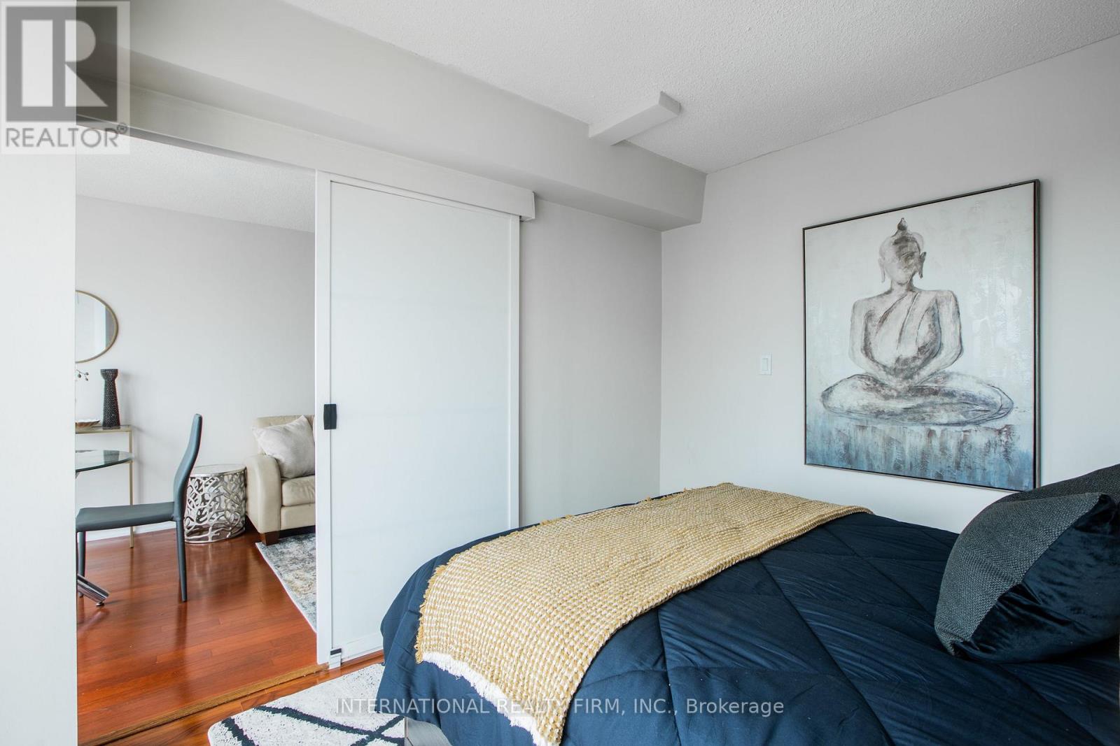 3303 - 210 Victoria Street, Toronto, Ontario  M5B 2R6 - Photo 6 - C12987690