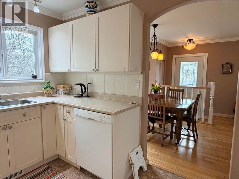 134 S Fifth Avenue, Williams Lake, British Columbia  V2K 1K3 - Photo 6 - R3109825