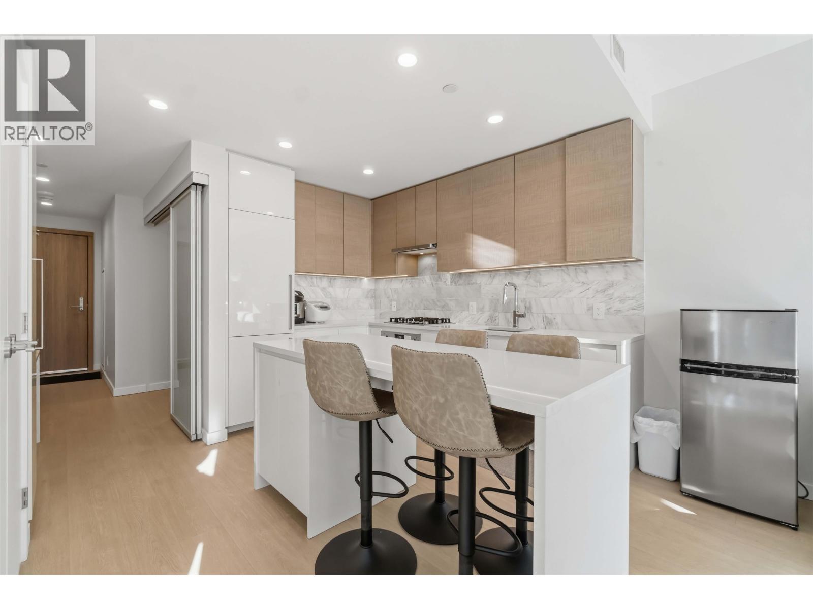 2710 2108 GILMORE AVENUE, Burnaby, British Columbia