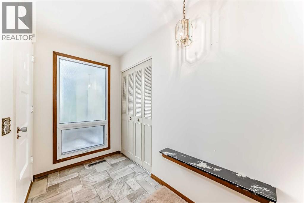 5116 33 Street NW, Calgary, Alberta  T2L 1V4 - Photo 3 - A2299365