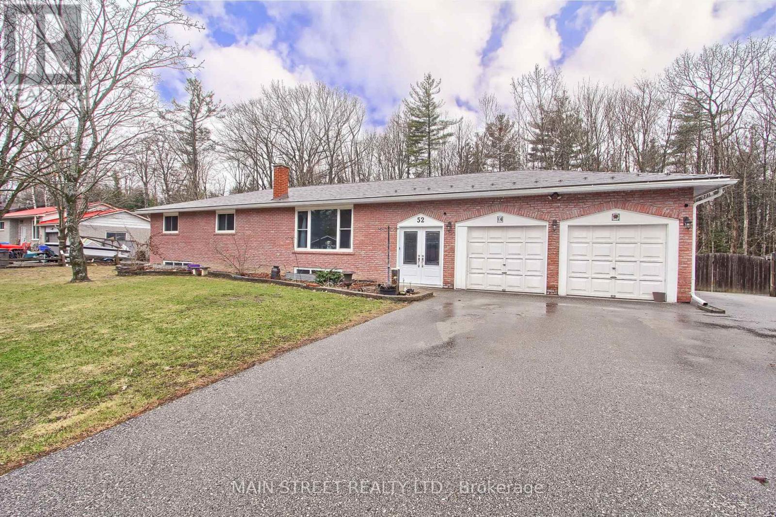 52 Maple Avenue, Georgina, Ontario  L0E 1R0 - Photo 2 - N12987684