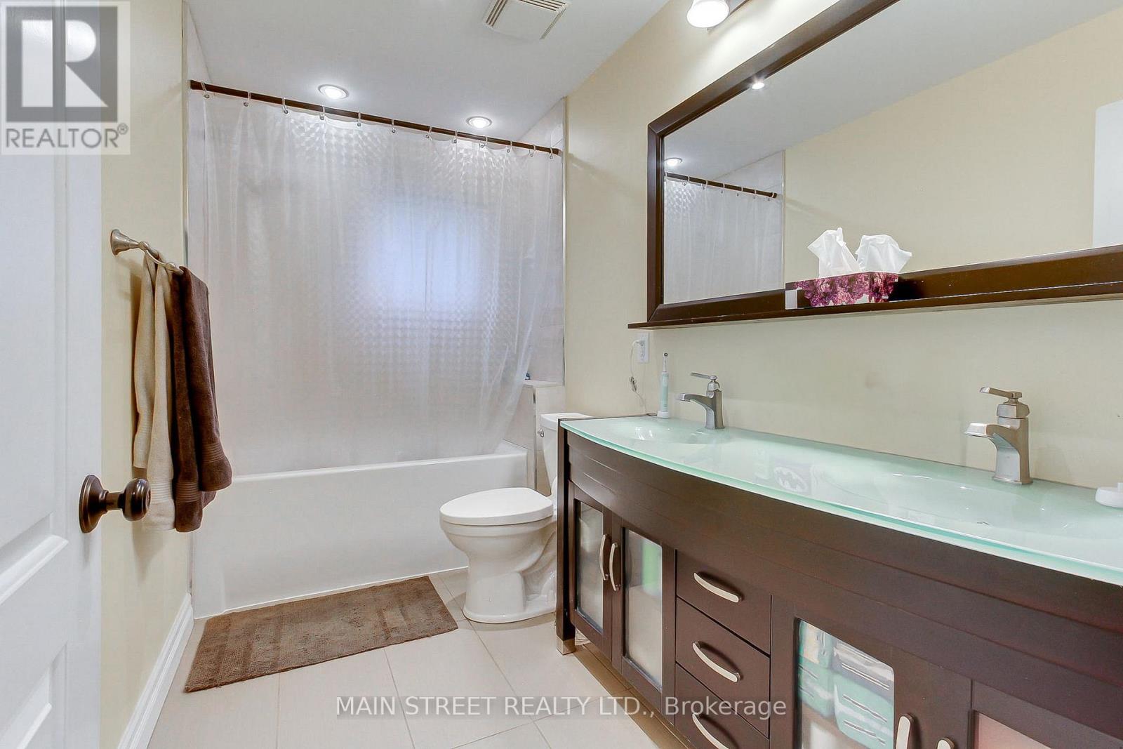 52 Maple Avenue, Georgina, Ontario  L0E 1R0 - Photo 21 - N12987684