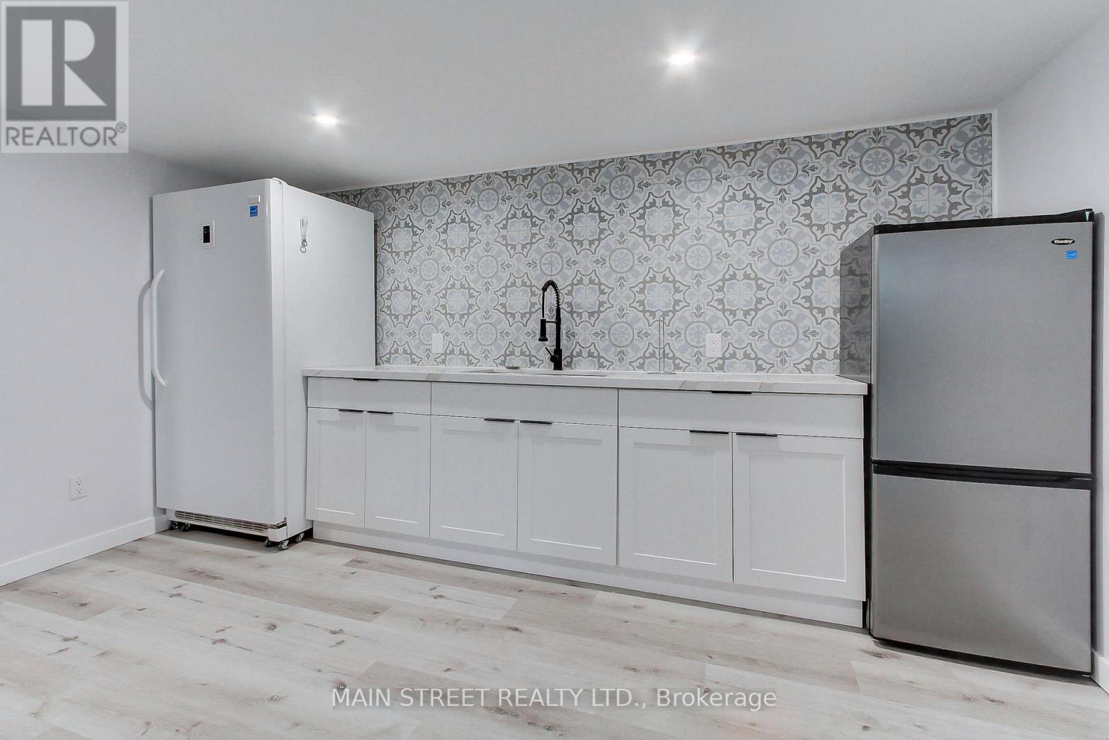 52 Maple Avenue, Georgina, Ontario  L0E 1R0 - Photo 26 - N12987684