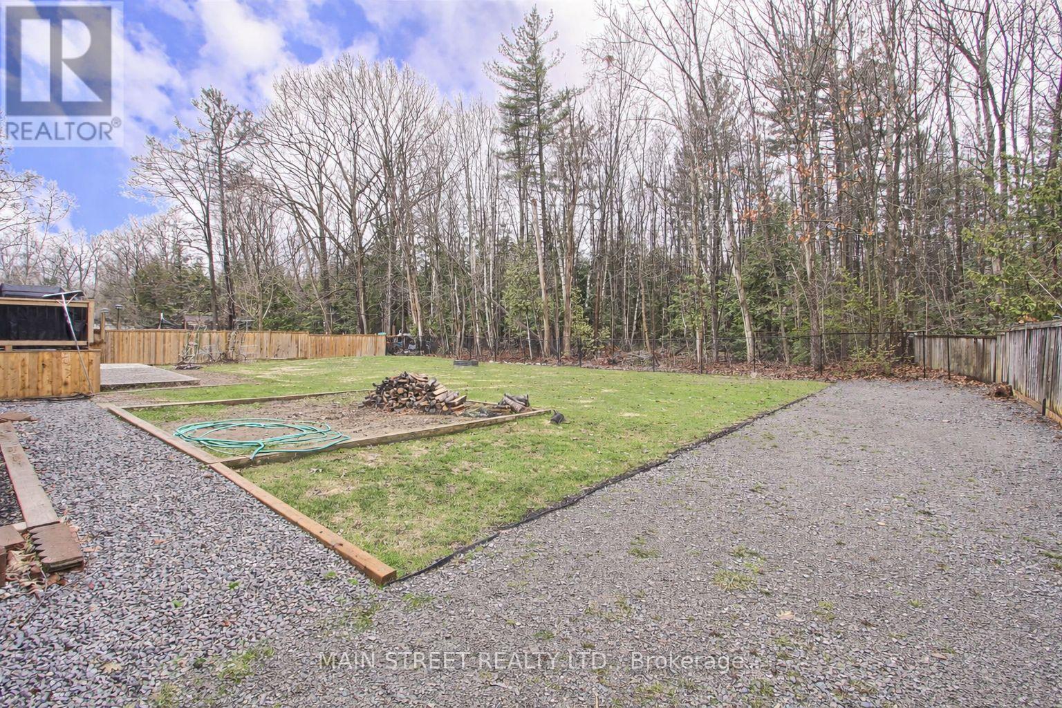 52 Maple Avenue, Georgina, Ontario  L0E 1R0 - Photo 3 - N12987684