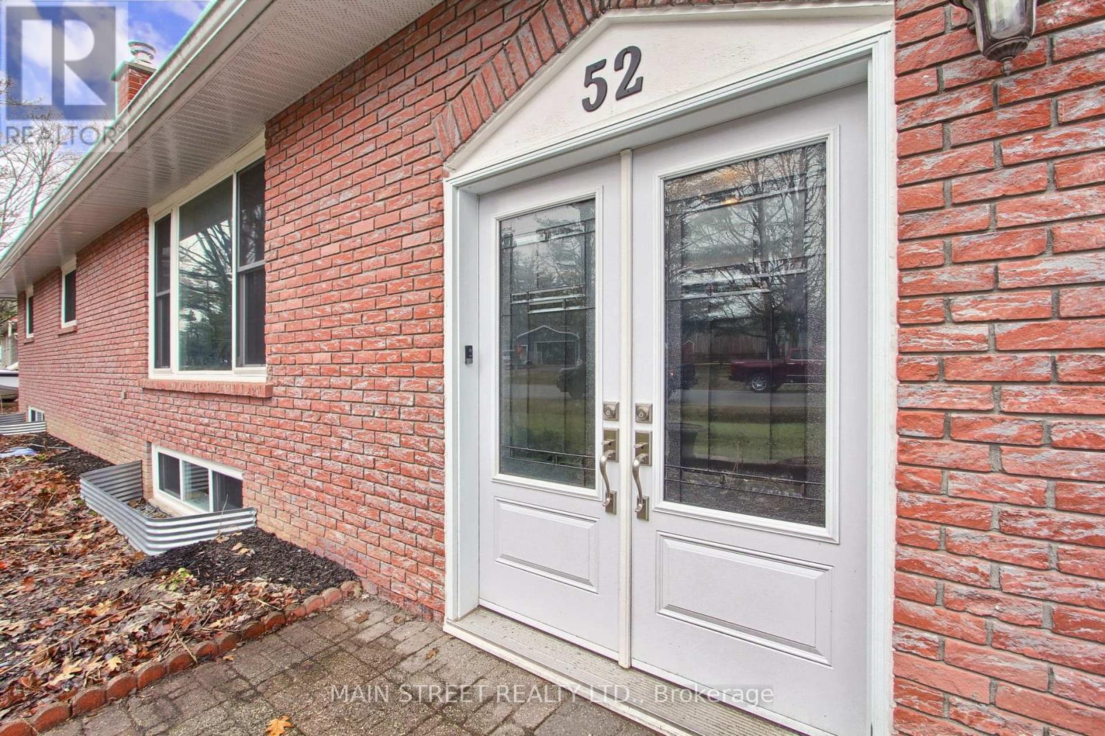 52 Maple Avenue, Georgina, Ontario  L0E 1R0 - Photo 32 - N12987684