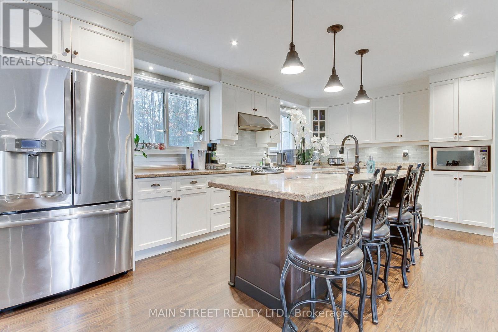 52 Maple Avenue, Georgina, Ontario  L0E 1R0 - Photo 7 - N12987684