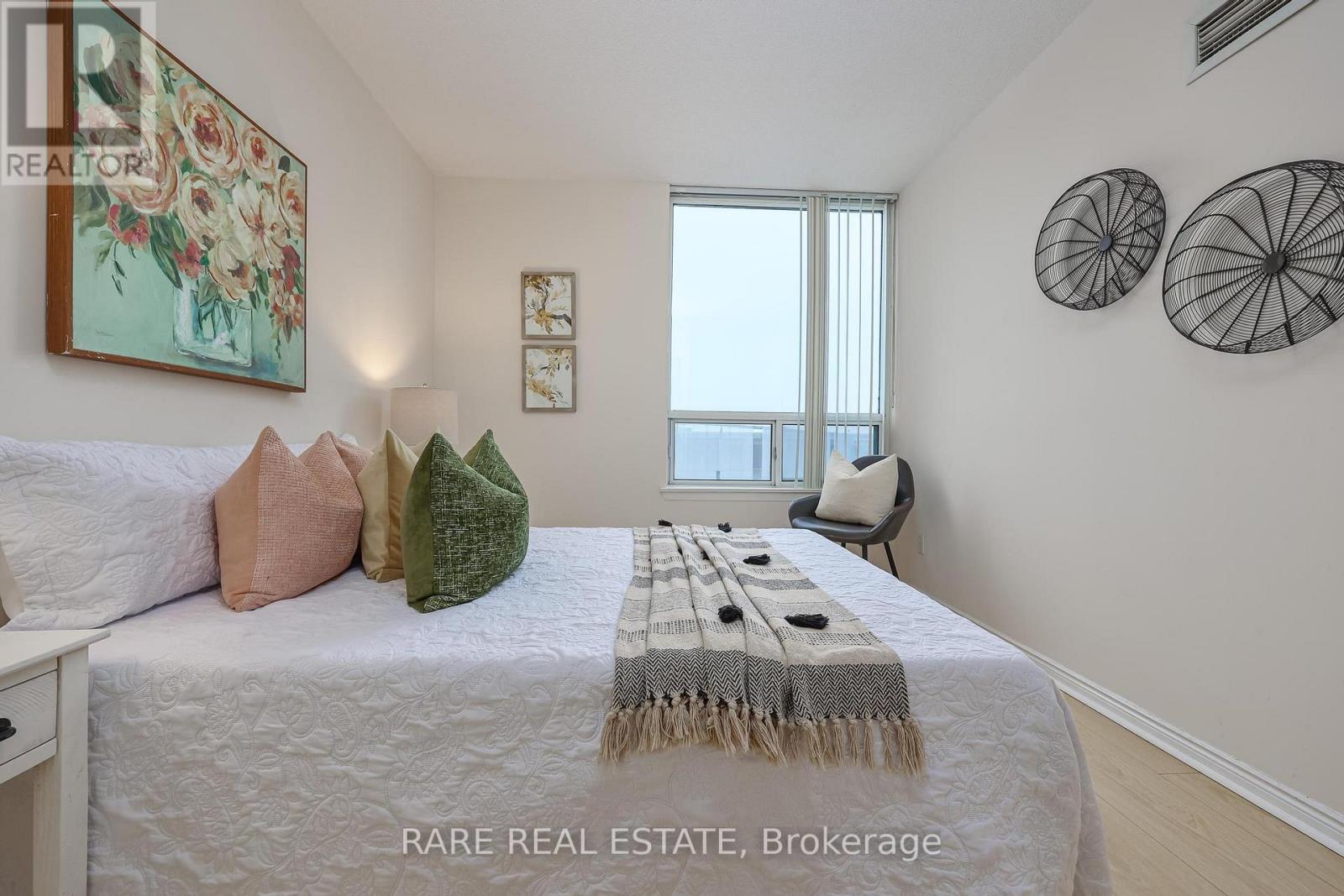 812 - 135 Hillcrest Avenue, Mississauga, Ontario  L5B 4B1 - Photo 15 - W12987666