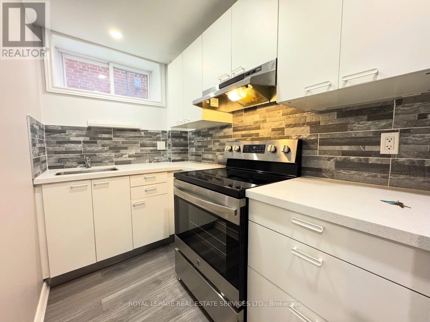 Lower - 177 Gooch Avenue, Toronto, Ontario  M6L 4L9 - Photo 4 - W12987586