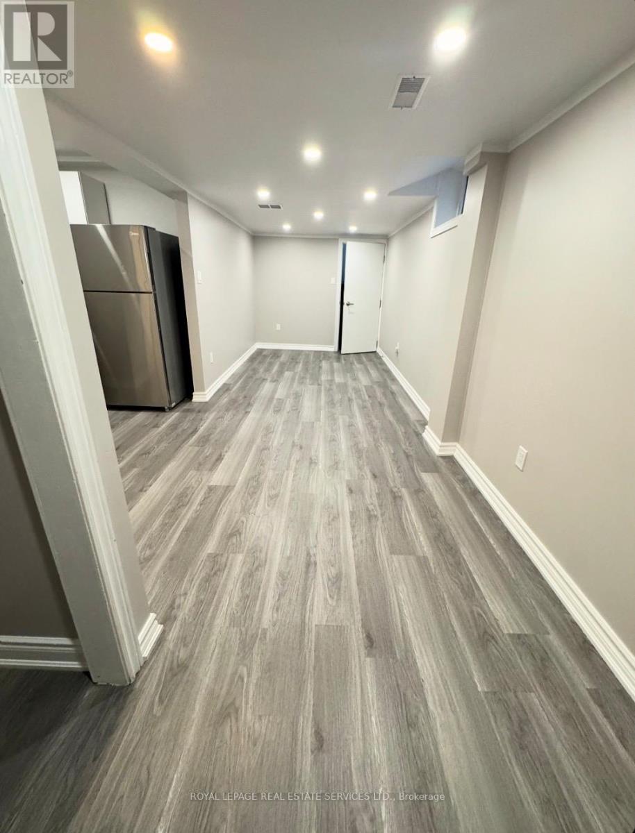 Lower - 177 Gooch Avenue, Toronto, Ontario  M6L 4L9 - Photo 6 - W12987586