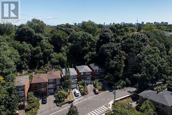 Lower - 177 Gooch Avenue, Toronto, Ontario  M6L 4L9 - Photo 13 - W12987586