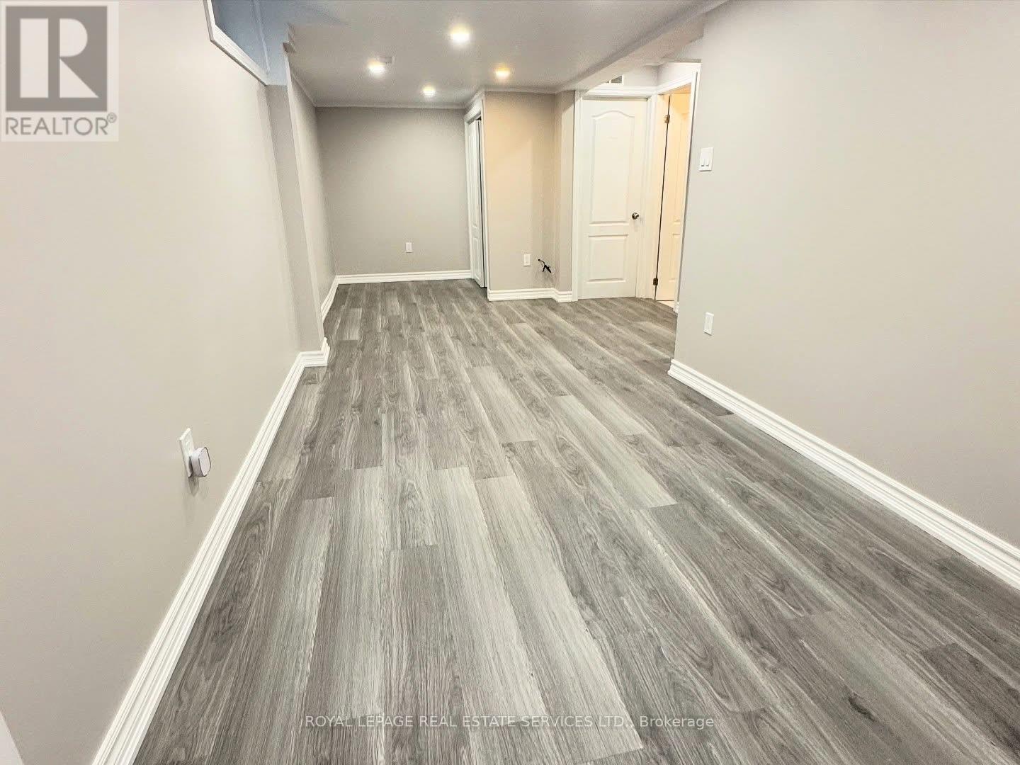 Lower - 177 Gooch Avenue, Toronto, Ontario  M6L 4L9 - Photo 3 - W12987586