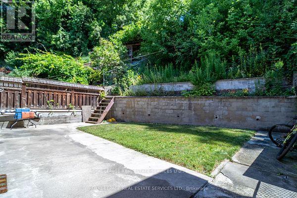 Lower - 177 Gooch Avenue, Toronto, Ontario  M6L 4L9 - Photo 10 - W12987586