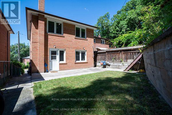 Lower - 177 Gooch Avenue, Toronto, Ontario  M6L 4L9 - Photo 9 - W12987586