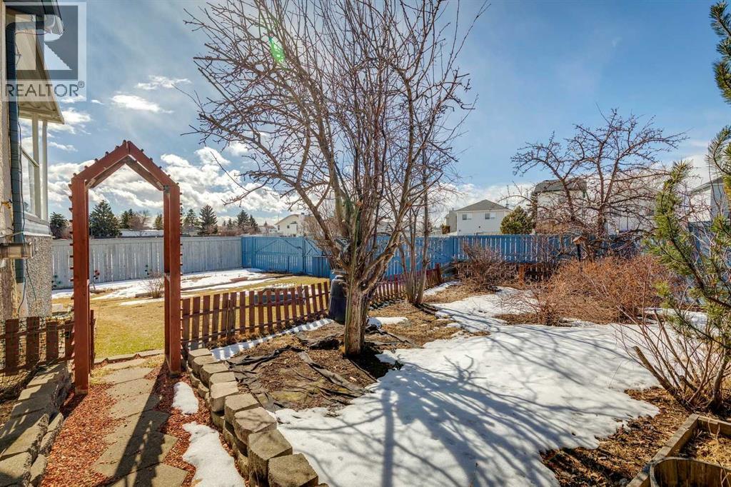 70 Anaheim Green Ne, Calgary, Alberta  T1Y 7A6 - Photo 30 - A2258872