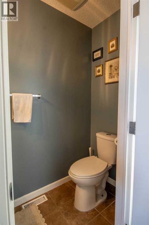 203 Clover Way, Carstairs, Alberta  T0M 0N0 - Photo 12 - A2292899