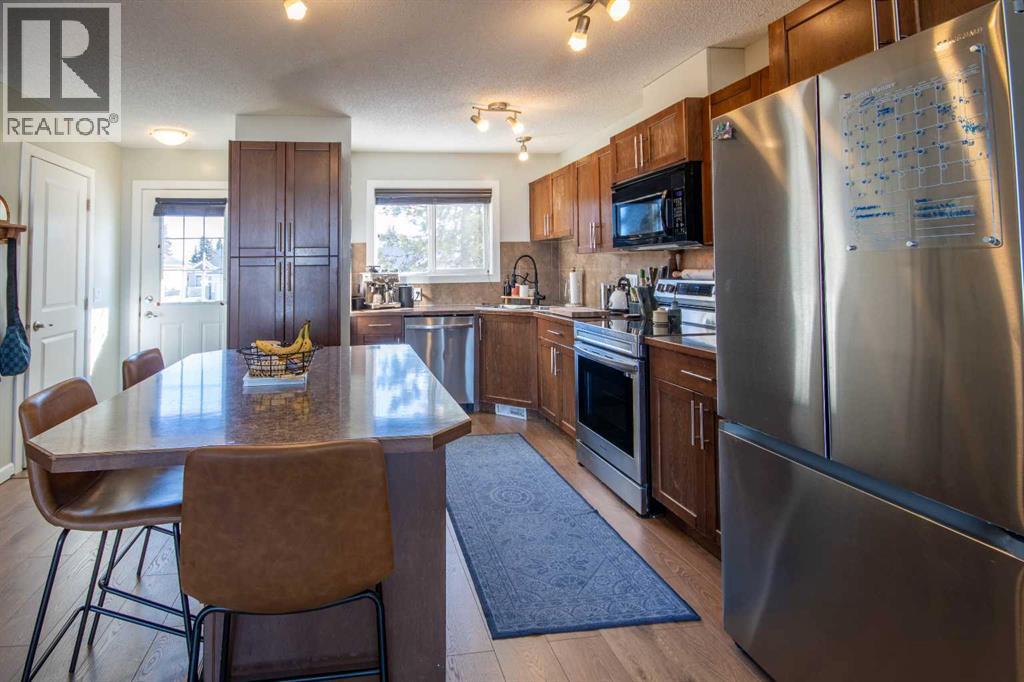 203 Clover Way, Carstairs, Alberta  T0M 0N0 - Photo 2 - A2292899