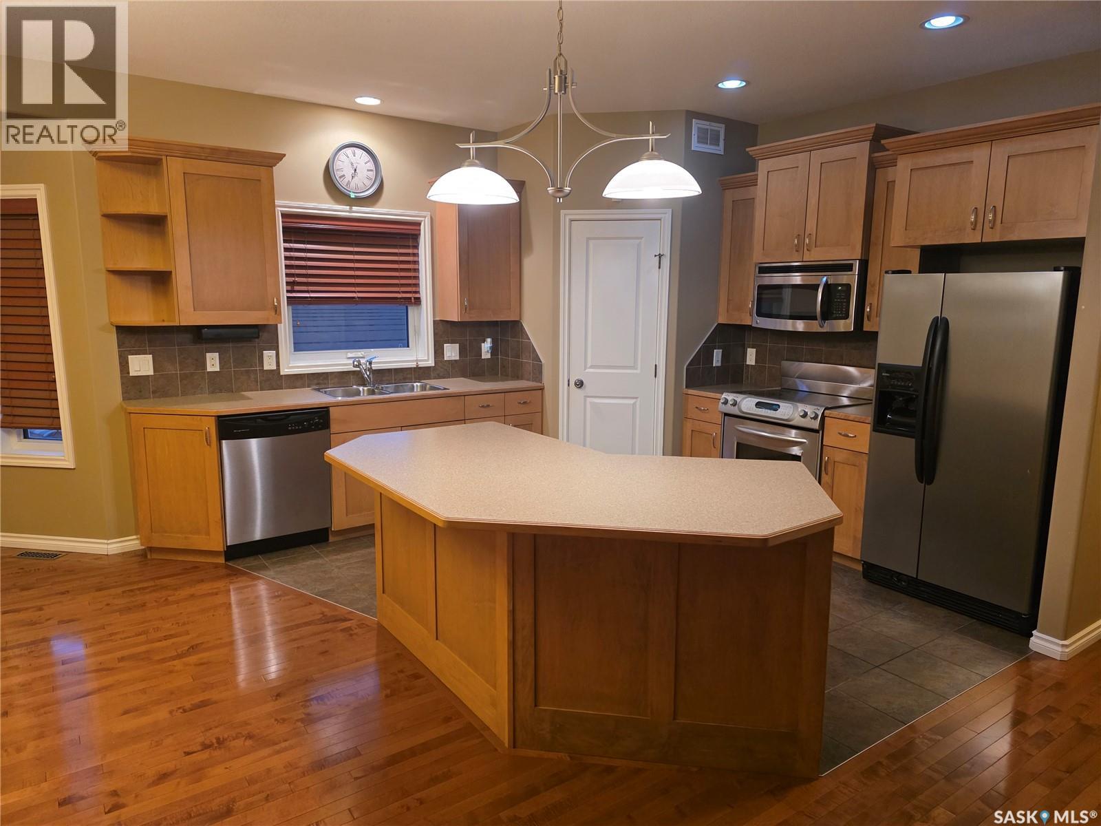 315 Brookshire Crescent, Saskatoon, Saskatchewan  S7V 1H2 - Photo 2 - SK030855