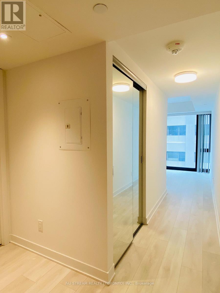 1007 - 188 Cumberland Street, Toronto, Ontario  M5R 0B6 - Photo 6 - C12987700