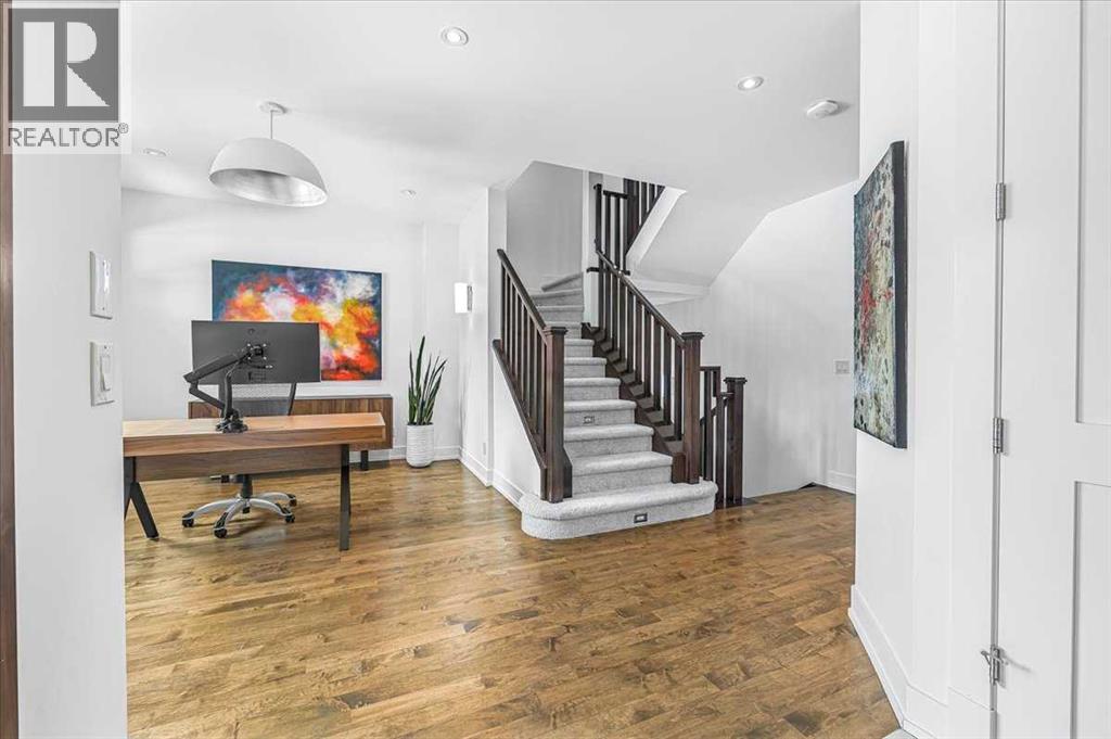 941 4a Street Nw, Calgary, Alberta  T2N 1P8 - Photo 3 - A2300324