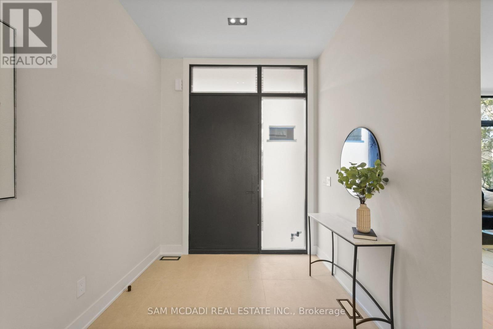 362 Meadow Wood Lane, Mississauga, Ontario  L5J 2S9 - Photo 2 - W12987704