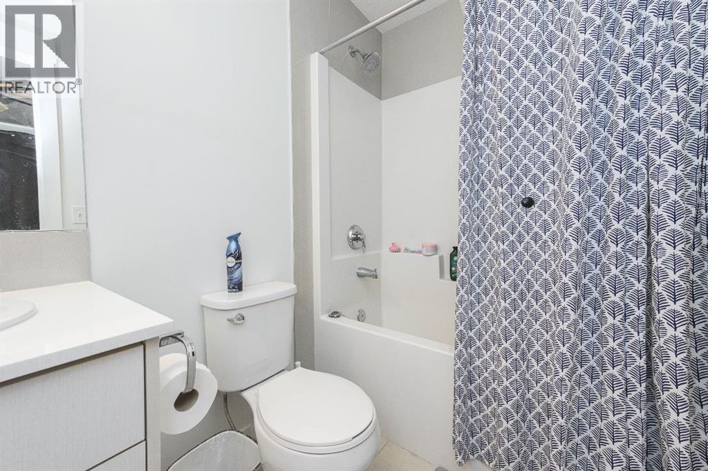 59, 111 Rainbow Falls Gate, Chestermere, Alberta  T1X 0Z4 - Photo 18 - A2289751