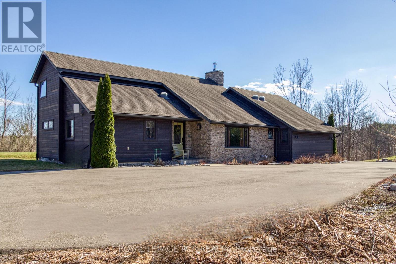 15995 Humber Station Road, Caledon, Ontario  L7E 3A3 - Photo 2 - W12931836