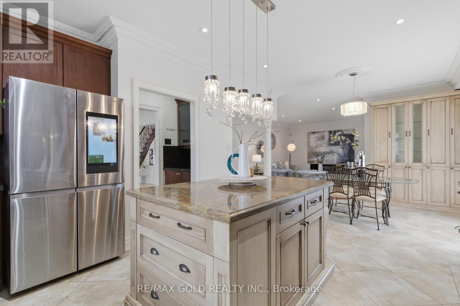 2 Calderstone Road, Brampton, Ontario  L6P 2A4 - Photo 14 - W12980560