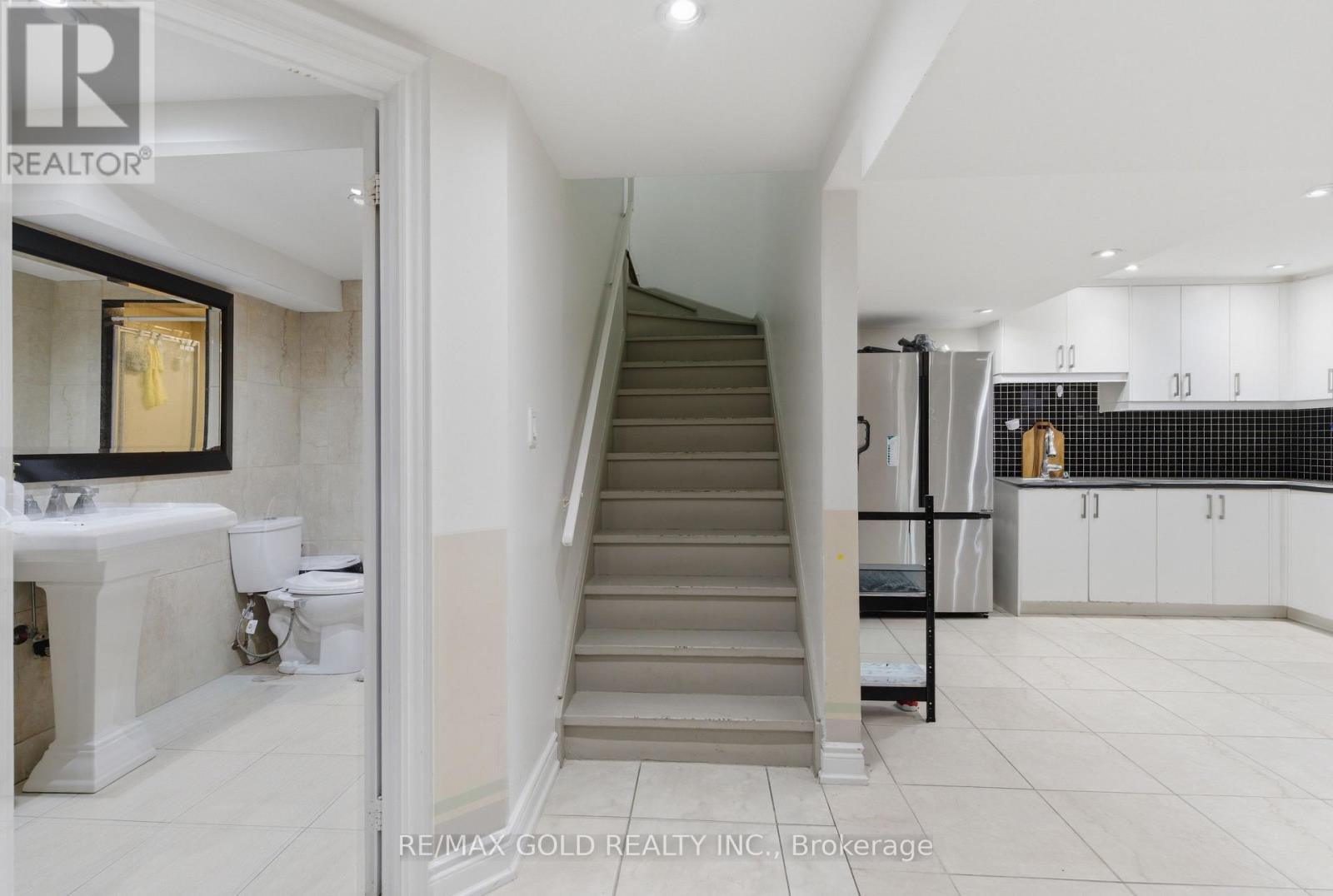 2 Calderstone Road, Brampton, Ontario  L6P 2A4 - Photo 33 - W12980560