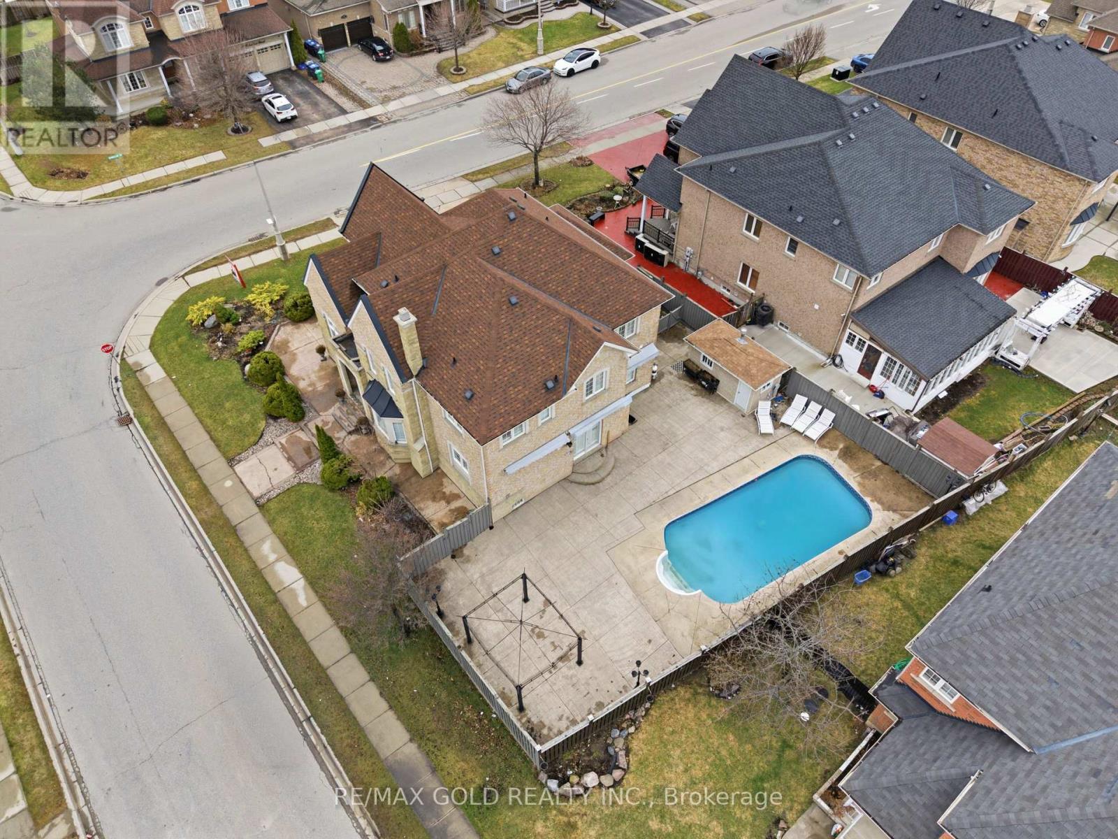 2 Calderstone Road, Brampton, Ontario  L6P 2A4 - Photo 2 - W12980560