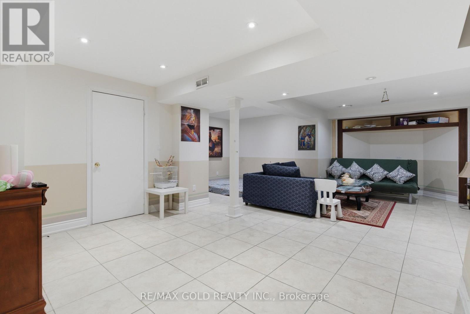 2 Calderstone Road, Brampton, Ontario  L6P 2A4 - Photo 34 - W12980560