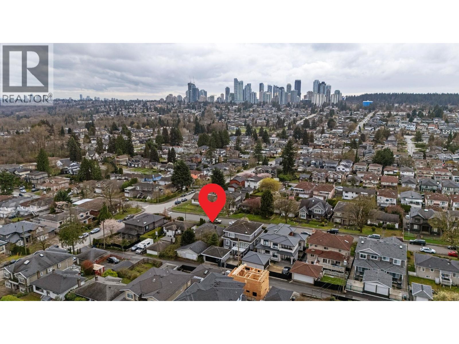 3977 Forest Street, Burnaby, British Columbia  V5G 1W7 - Photo 9 - R3108103