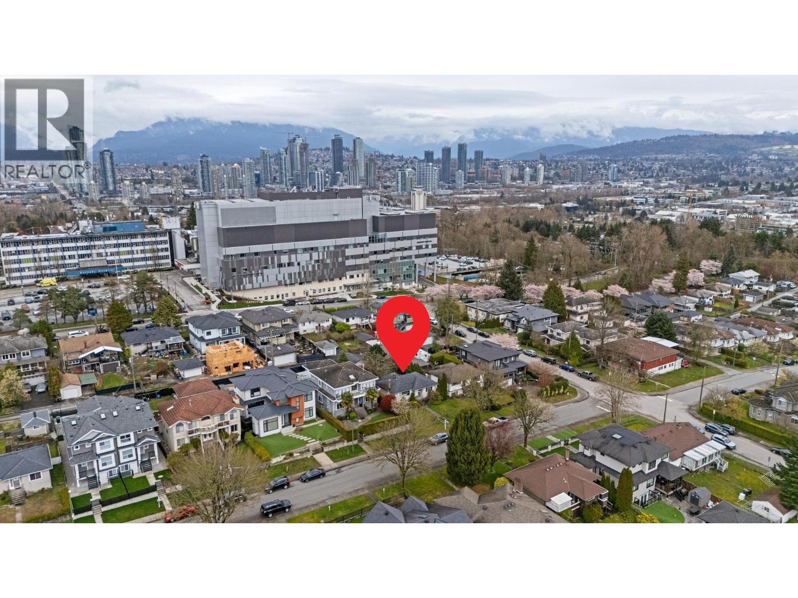 3977 Forest Street, Burnaby, British Columbia  V5G 1W7 - Photo 6 - R3108103
