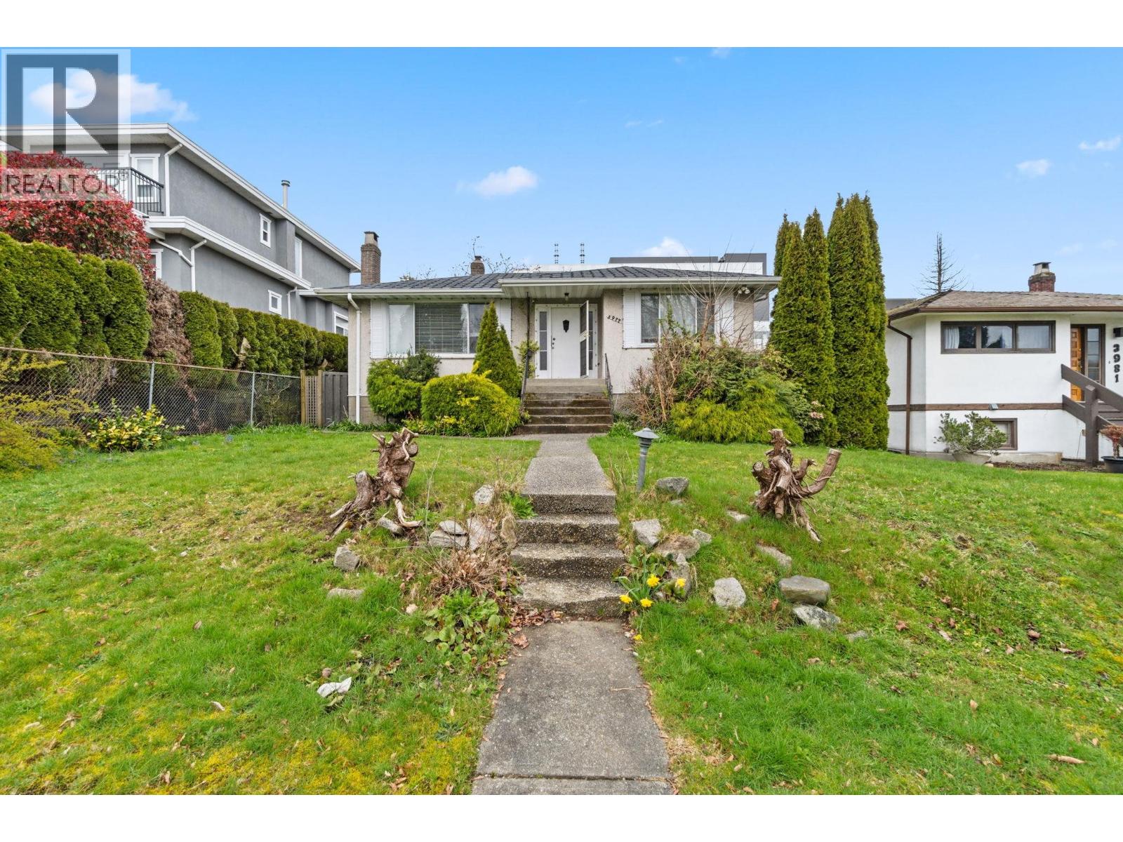 3977 FOREST STREET, Burnaby, British Columbia